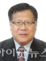 강원도 평창에 소재한 상안미교회 담임 김우석 목사.